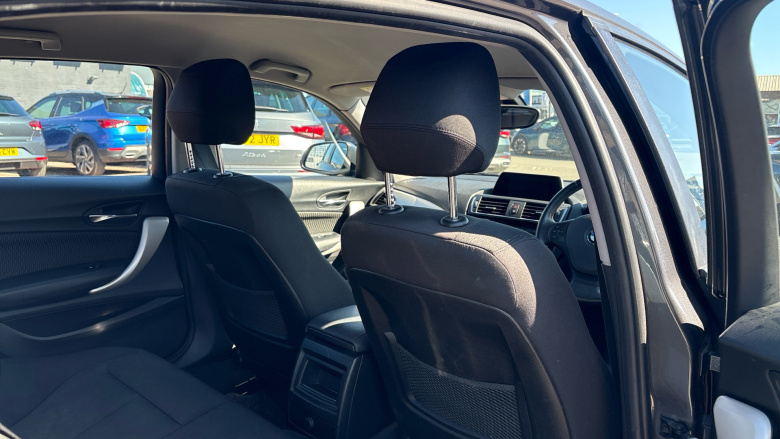 BMW 1 Series 116d EfficientDynamics Plus 5dr Diesel Hatchback